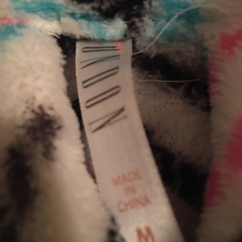 London Robe **Great Condition** - Picture 2 of 2